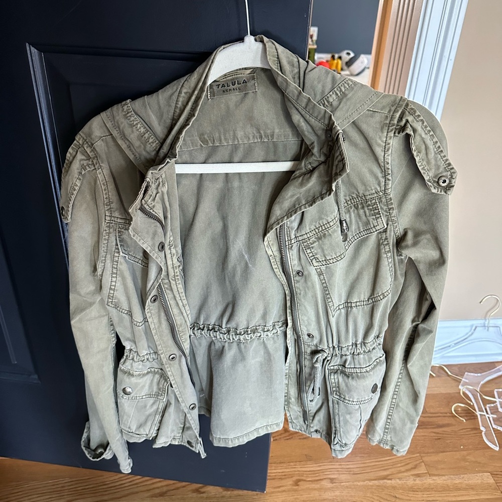 Aritzia Talula Trooper Jacket in Olive Green
